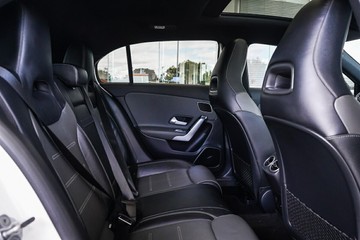 https://vehicle-cdn.autoleague.cloud/31373_U309538_12.jpg