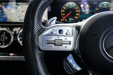 https://vehicle-cdn.autoleague.cloud/31373_U309538_18.jpg