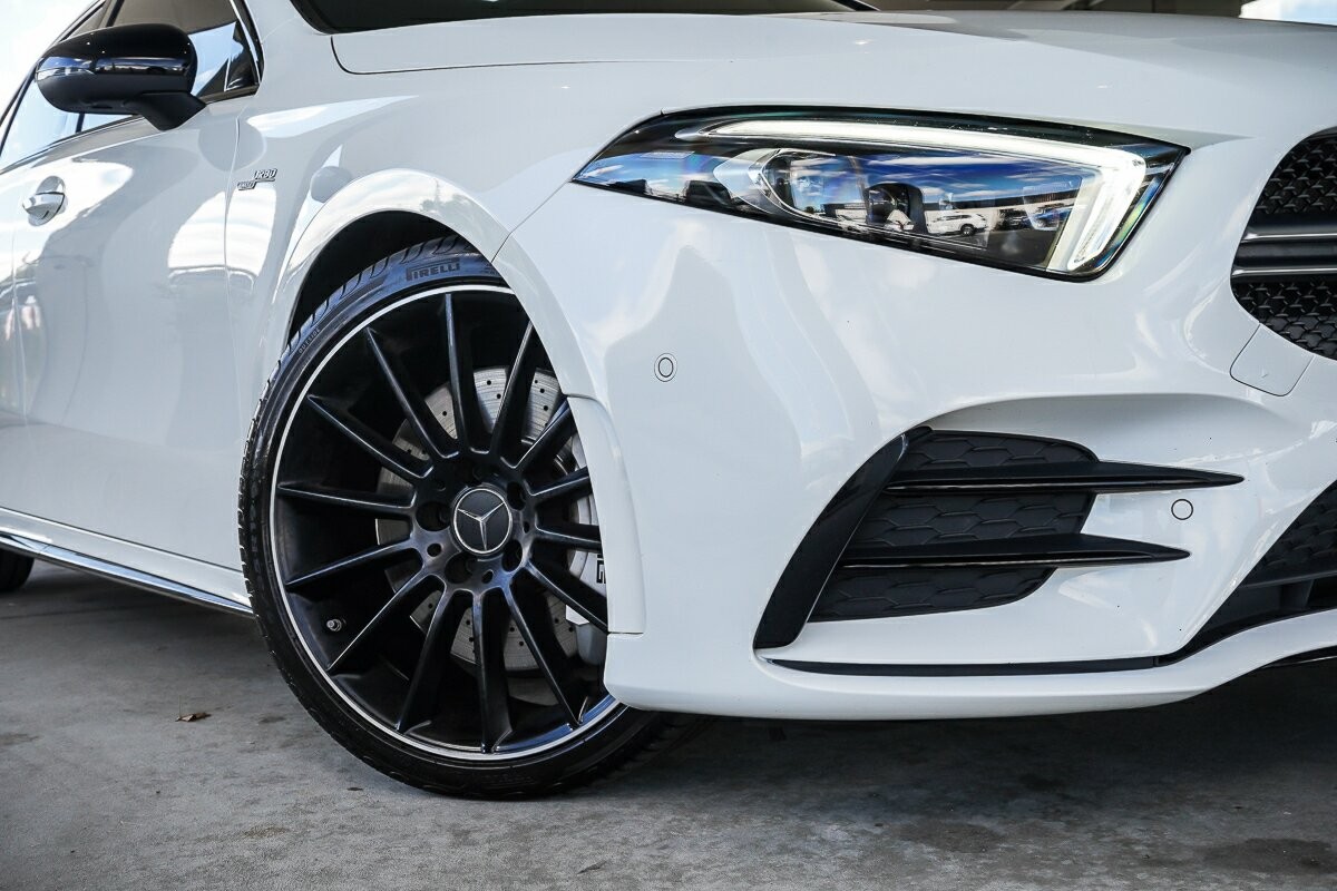 Mercedes Benz A-class image 2