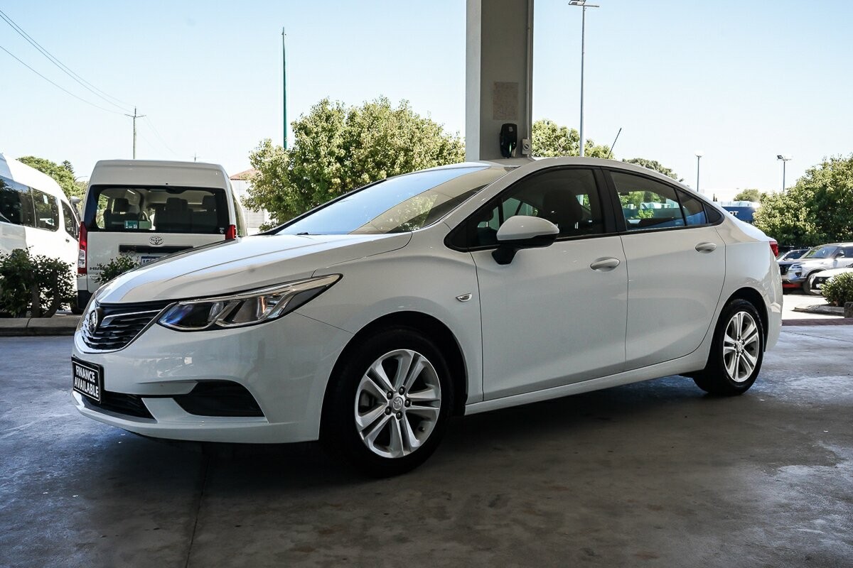 Holden Astra image 4