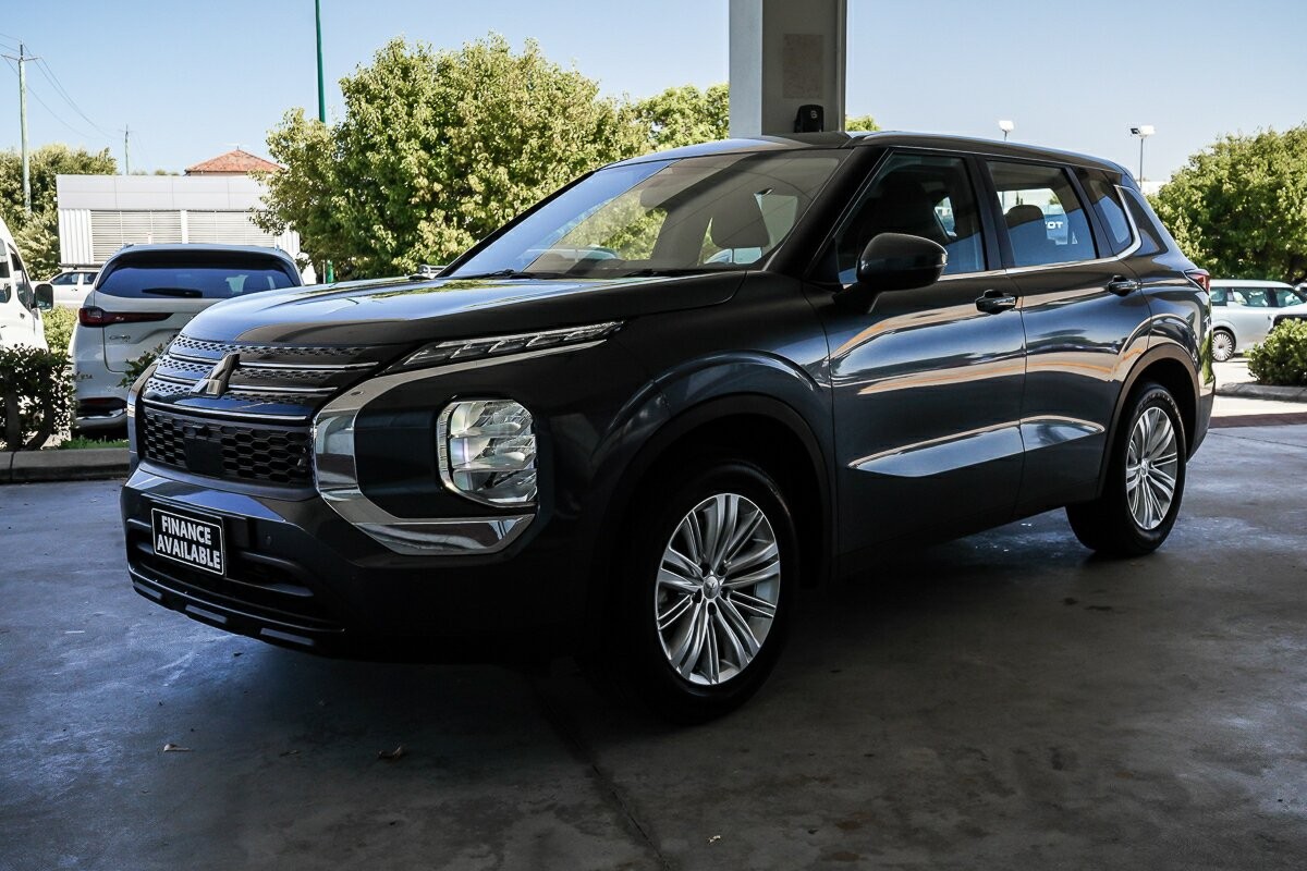 Mitsubishi Outlander image 4