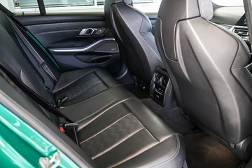 https://vehicle-cdn.autoleague.cloud/31373_U309563_13.jpg