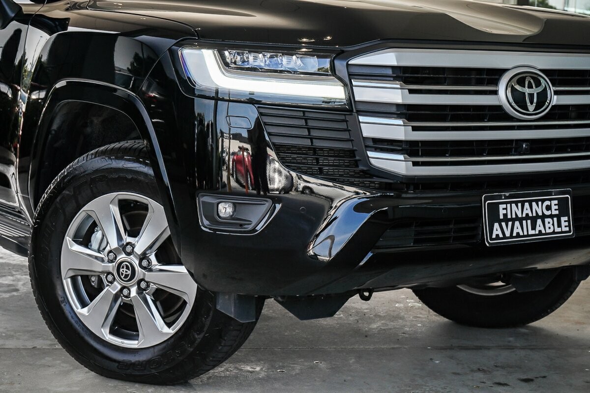 Toyota Landcruiser image 2