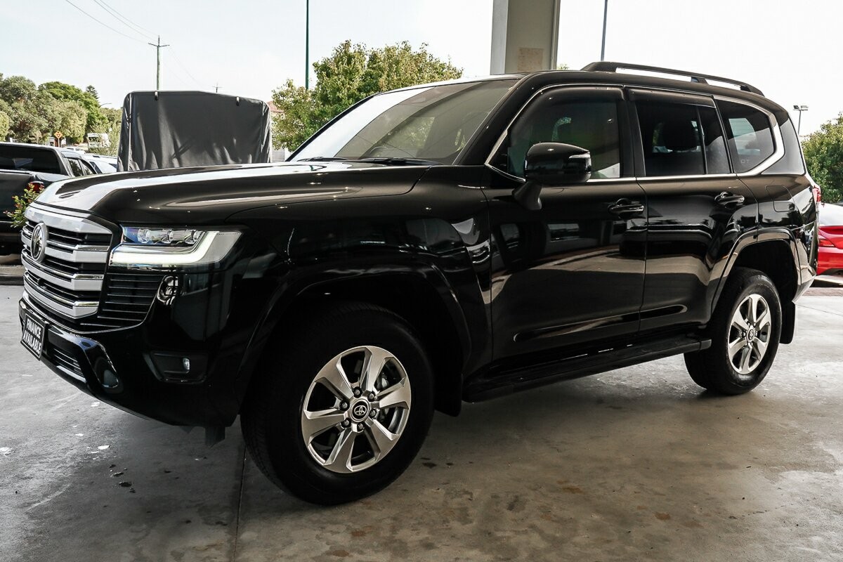 Toyota Landcruiser image 4