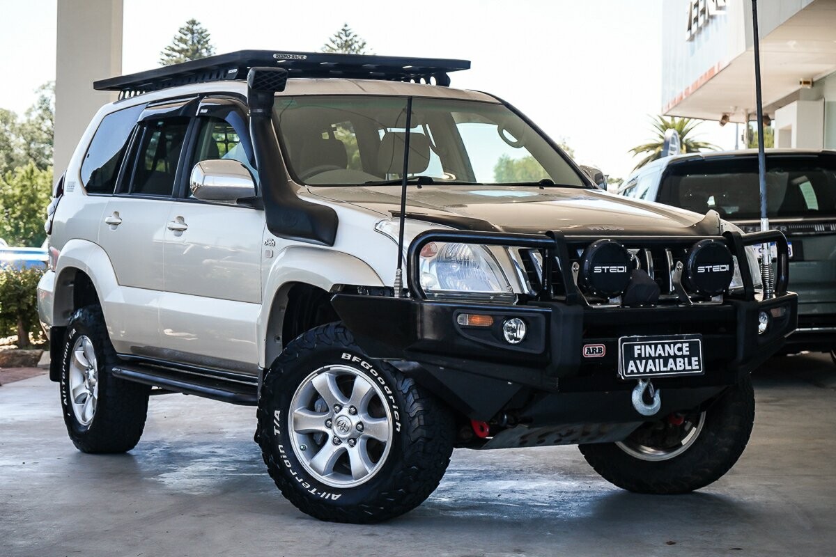 Toyota Landcruiser Prado image 1