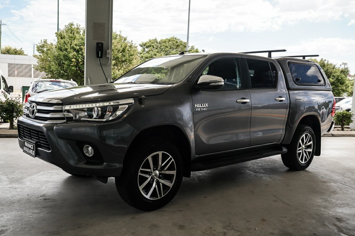 Toyota Hilux image 4