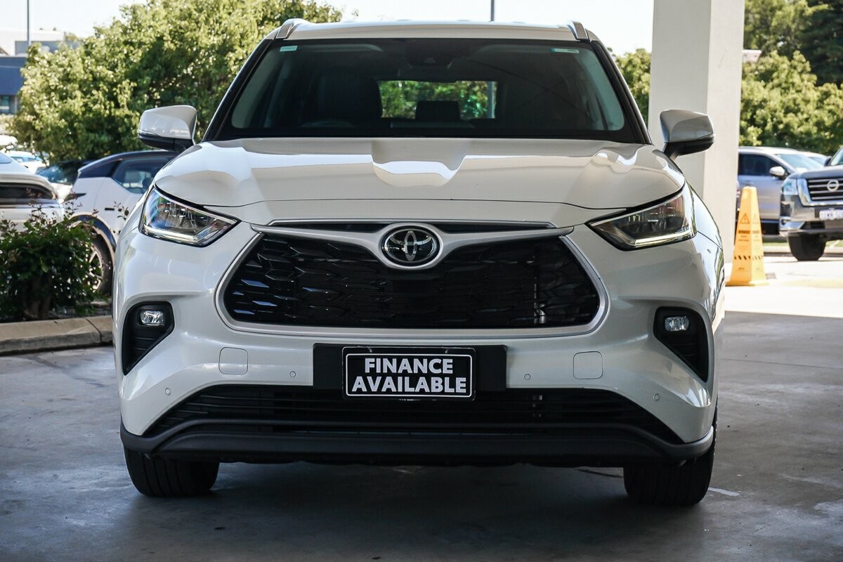 Toyota Kluger image 3