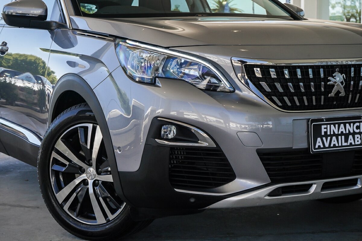 Peugeot 3008 image 2