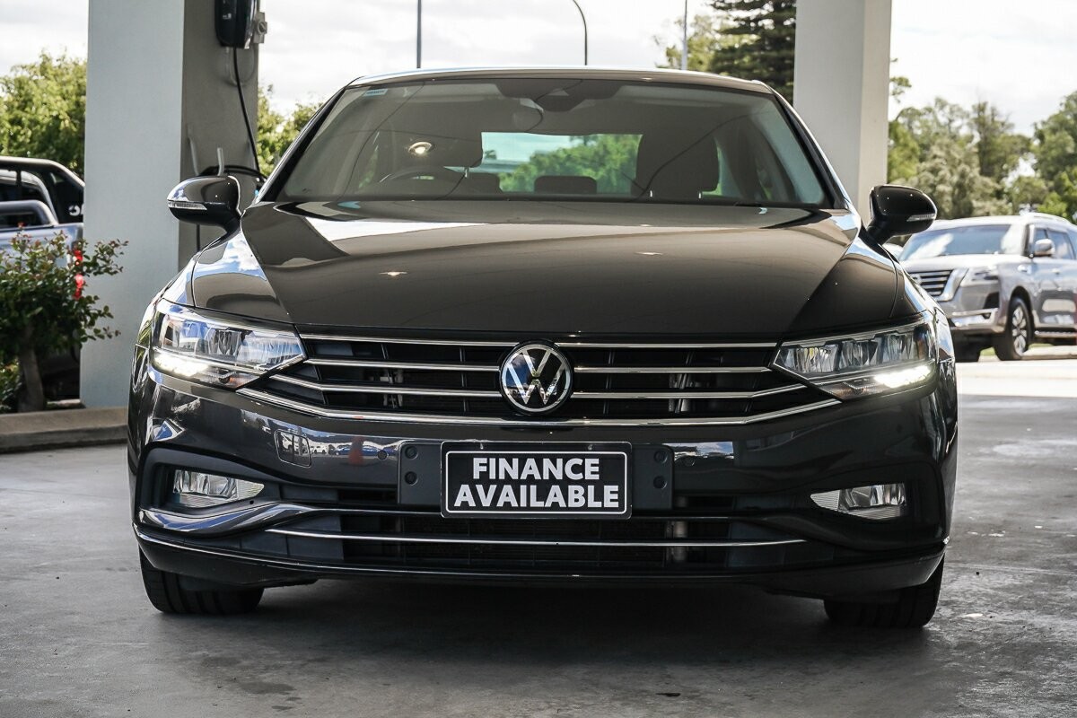 Volkswagen Passat image 3