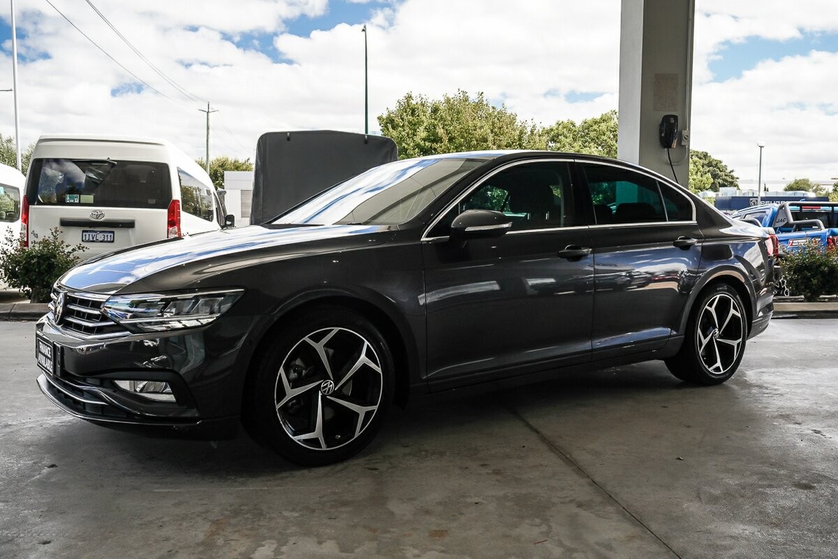 Volkswagen Passat image 4