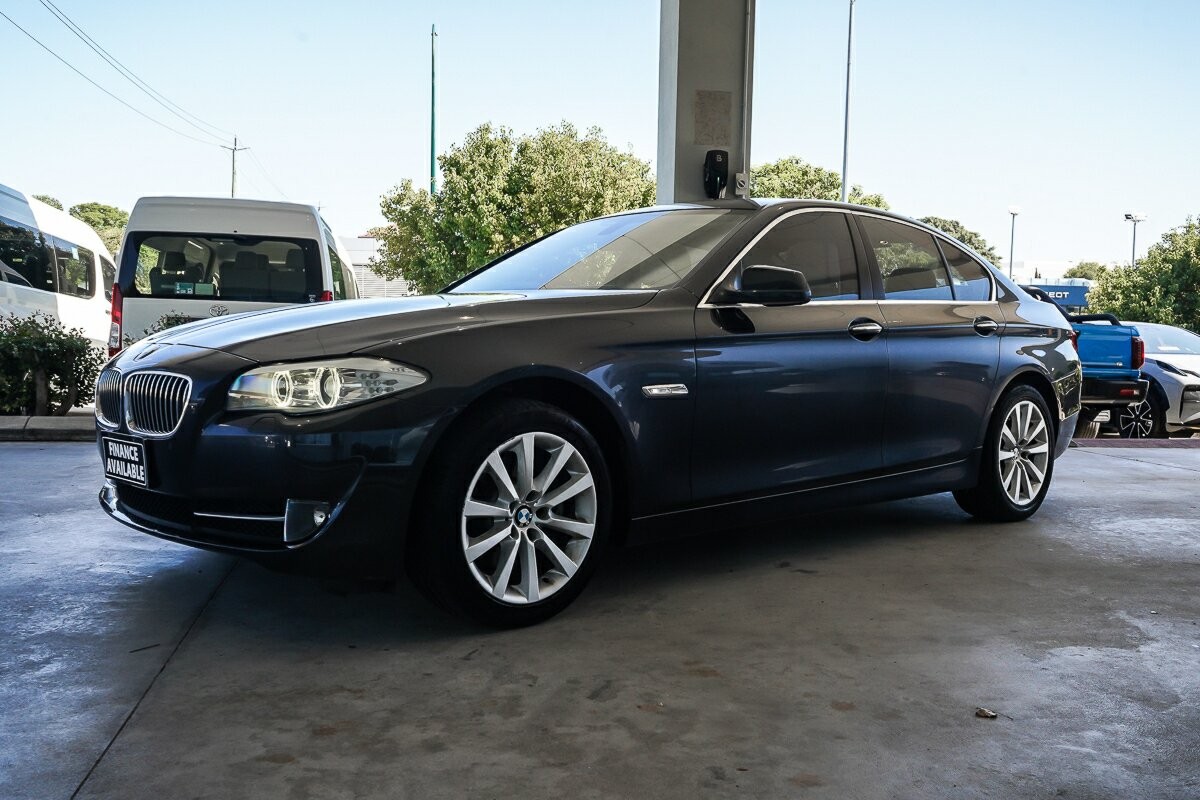 BMW 5 Series image 4