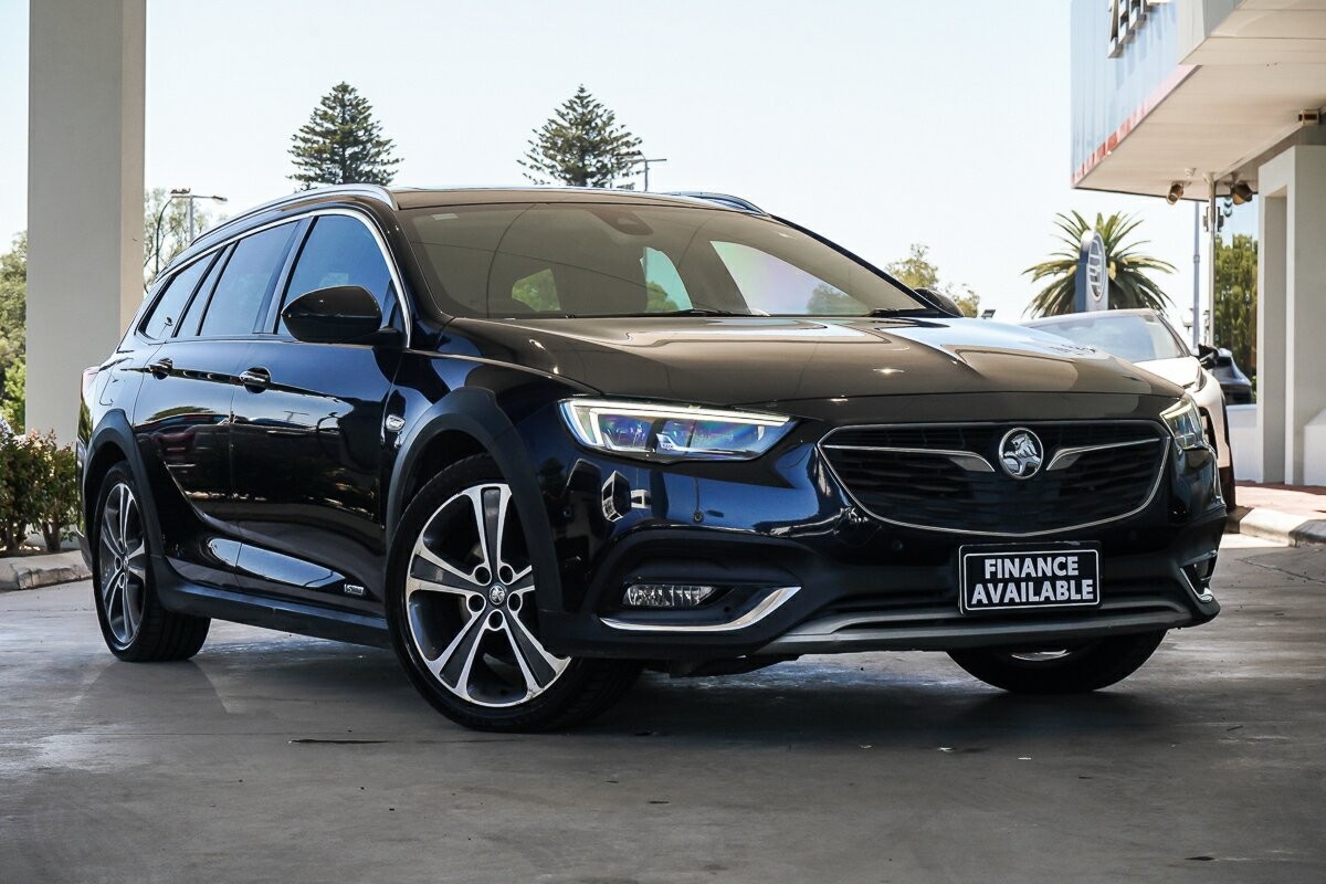 Holden Calais image 1