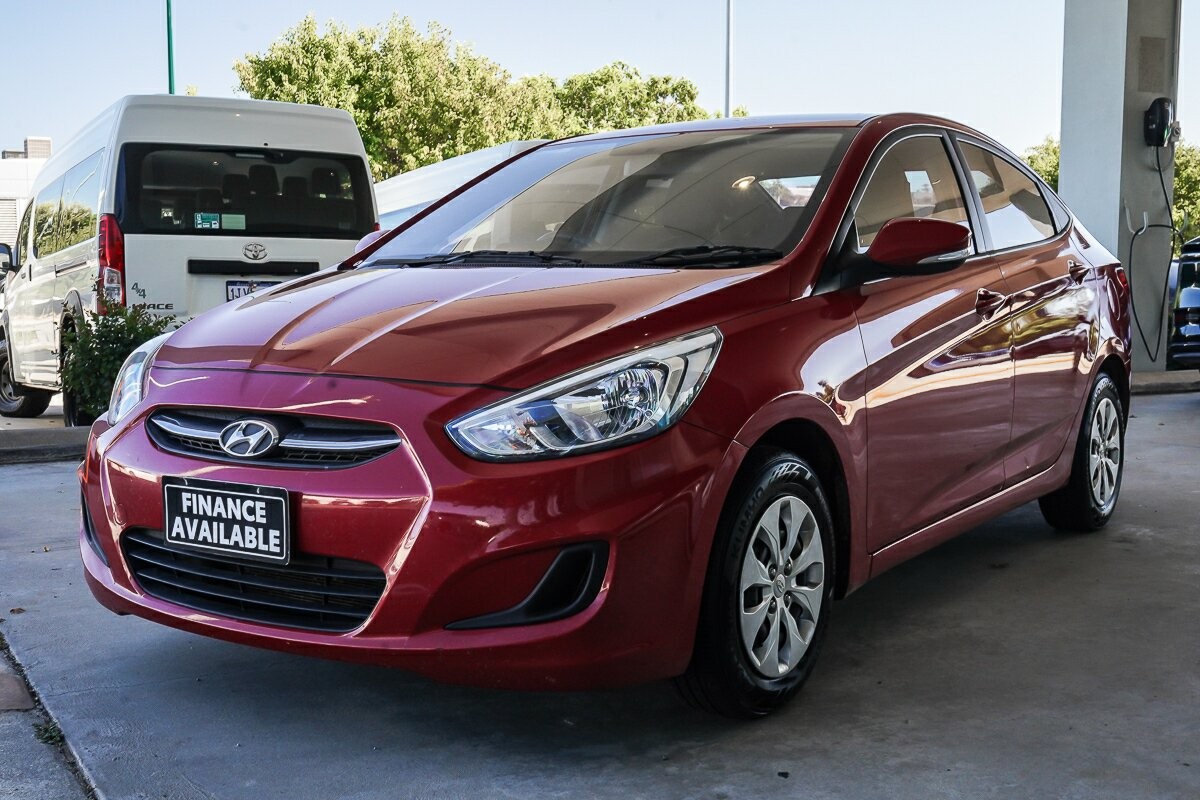 Hyundai Accent image 4