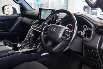 https://vehicle-cdn.autoleague.cloud/31373_U309613_11.jpg
