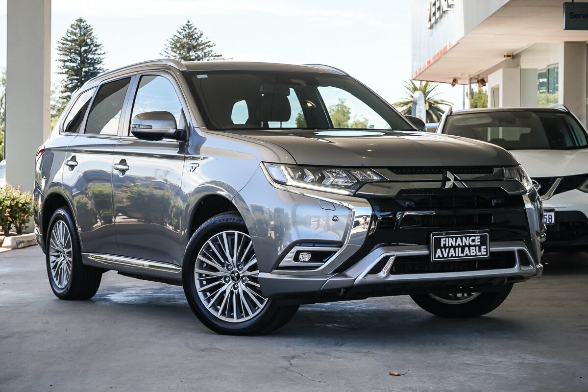Mitsubishi Outlander image 1