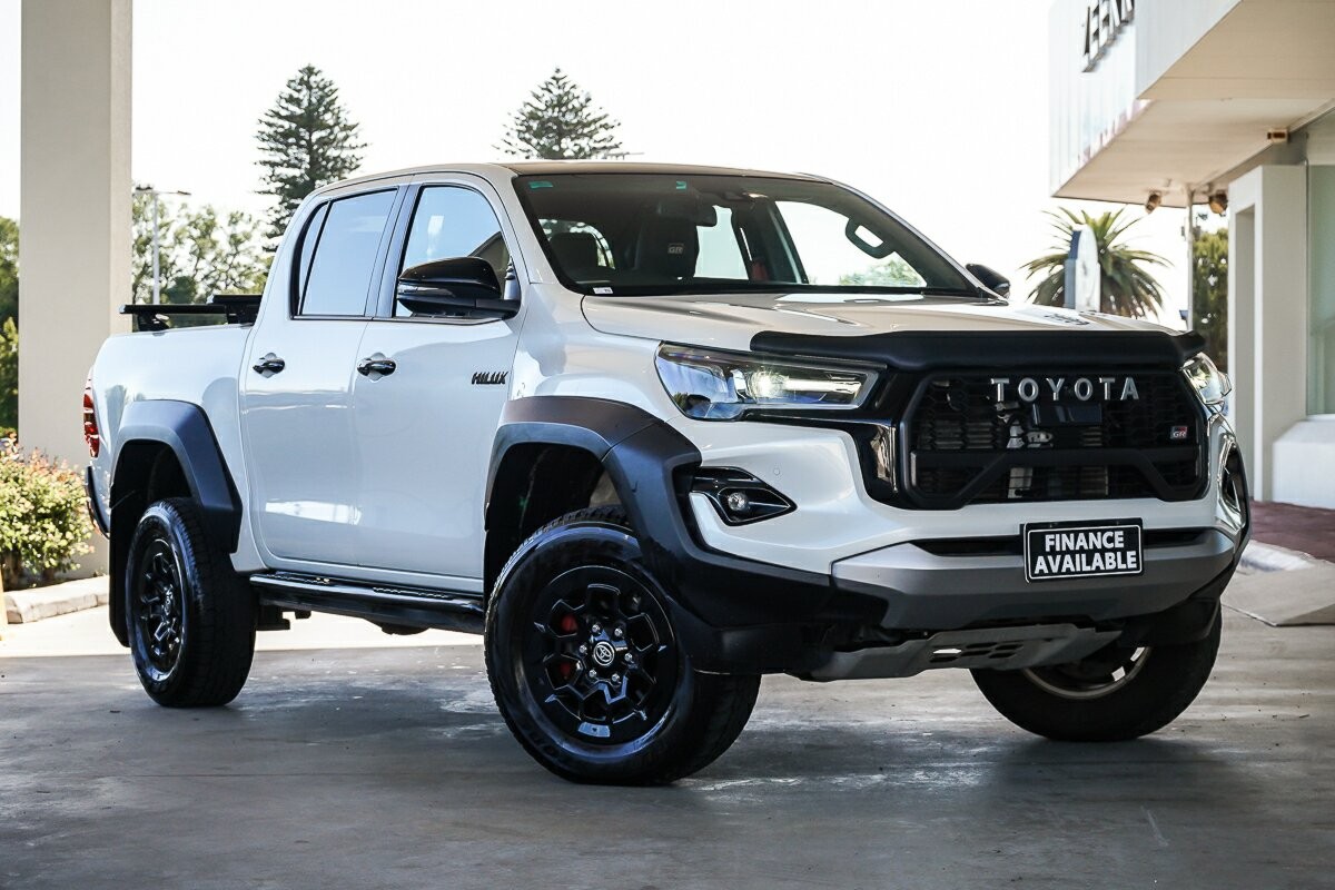 Toyota Hilux image 1