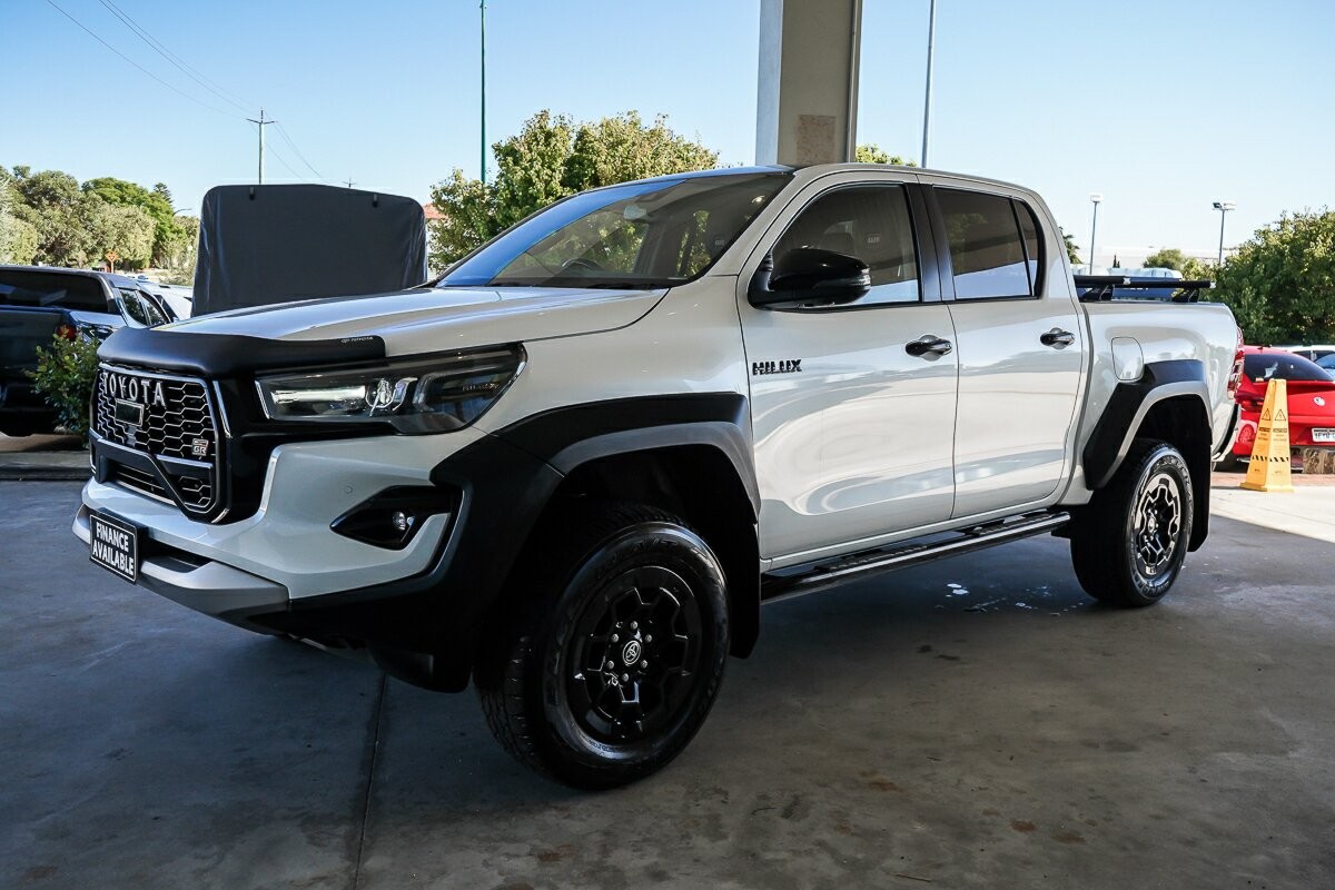 Toyota Hilux image 4