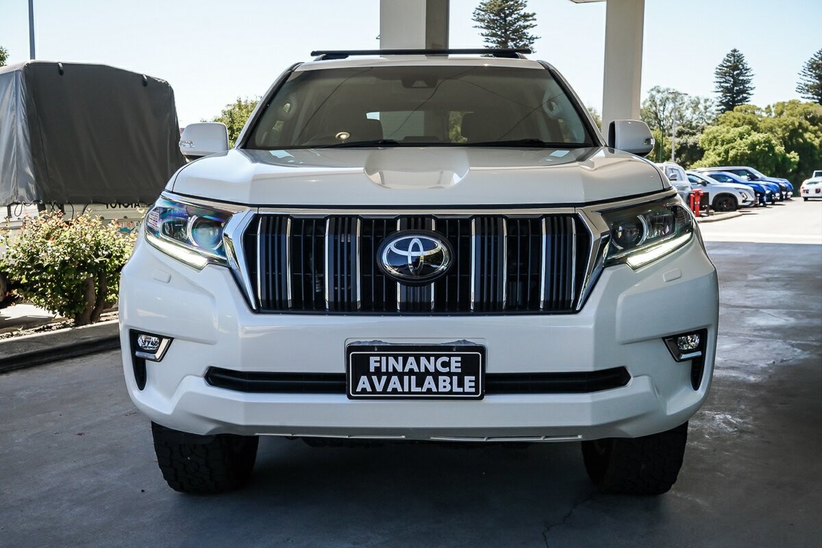 Toyota Landcruiser Prado image 3