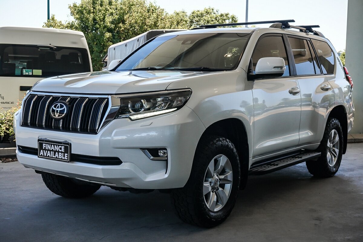 Toyota Landcruiser Prado image 4