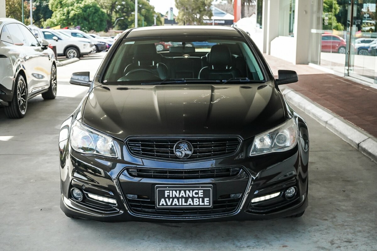 Holden Commodore image 3