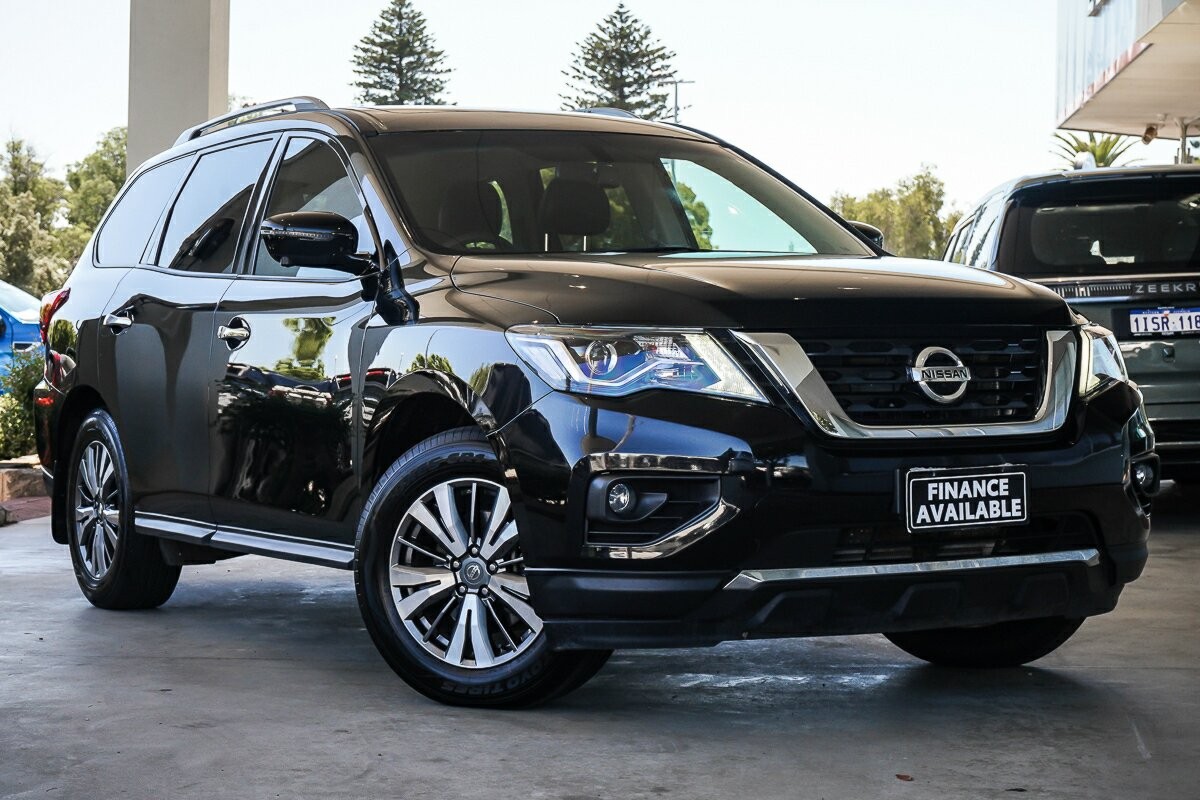 Nissan Pathfinder image 1
