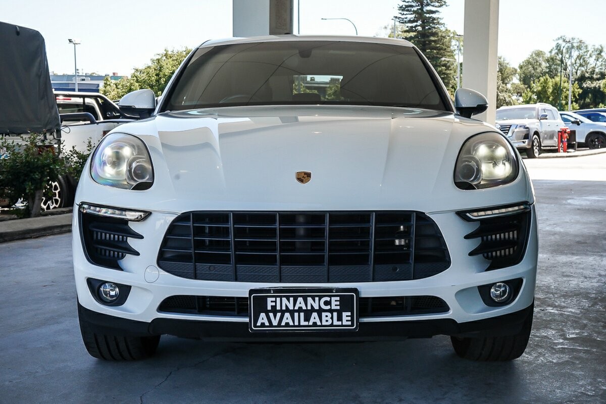 Porsche Macan image 3