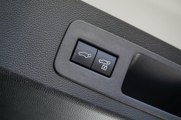 https://vehicle-cdn.autoleague.cloud/31373_U309652_11.jpg