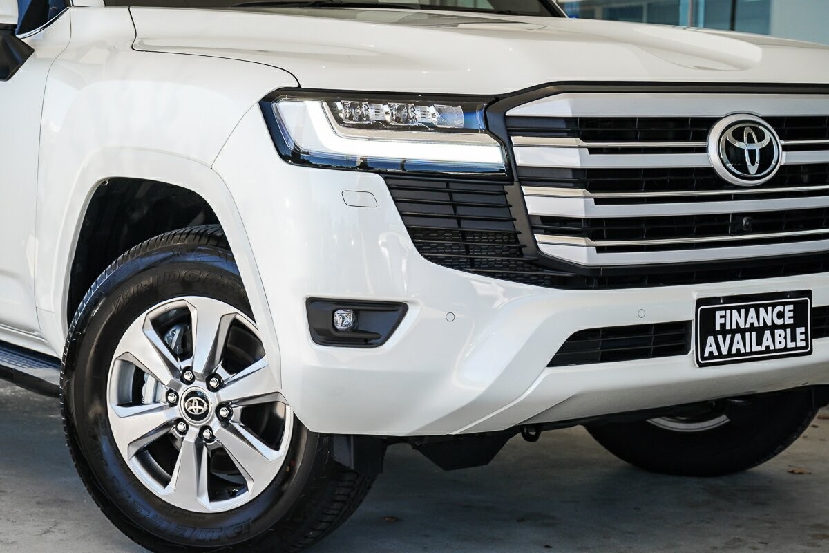 Toyota Landcruiser image 2