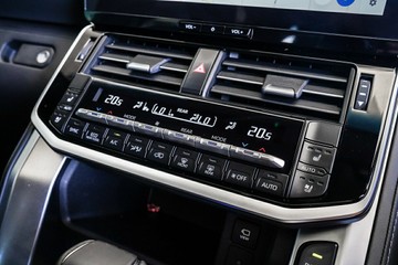 https://vehicle-cdn.autoleague.cloud/31373_U309652_23.jpg