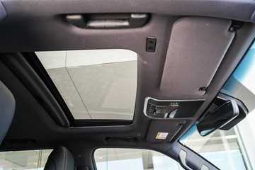 https://vehicle-cdn.autoleague.cloud/31373_U309652_27.jpg