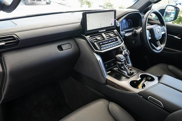 https://vehicle-cdn.autoleague.cloud/31373_U309652_28.jpg