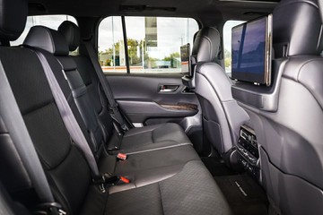 https://vehicle-cdn.autoleague.cloud/31373_U309657_14.jpg