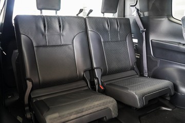 https://vehicle-cdn.autoleague.cloud/31373_U309657_16.jpg