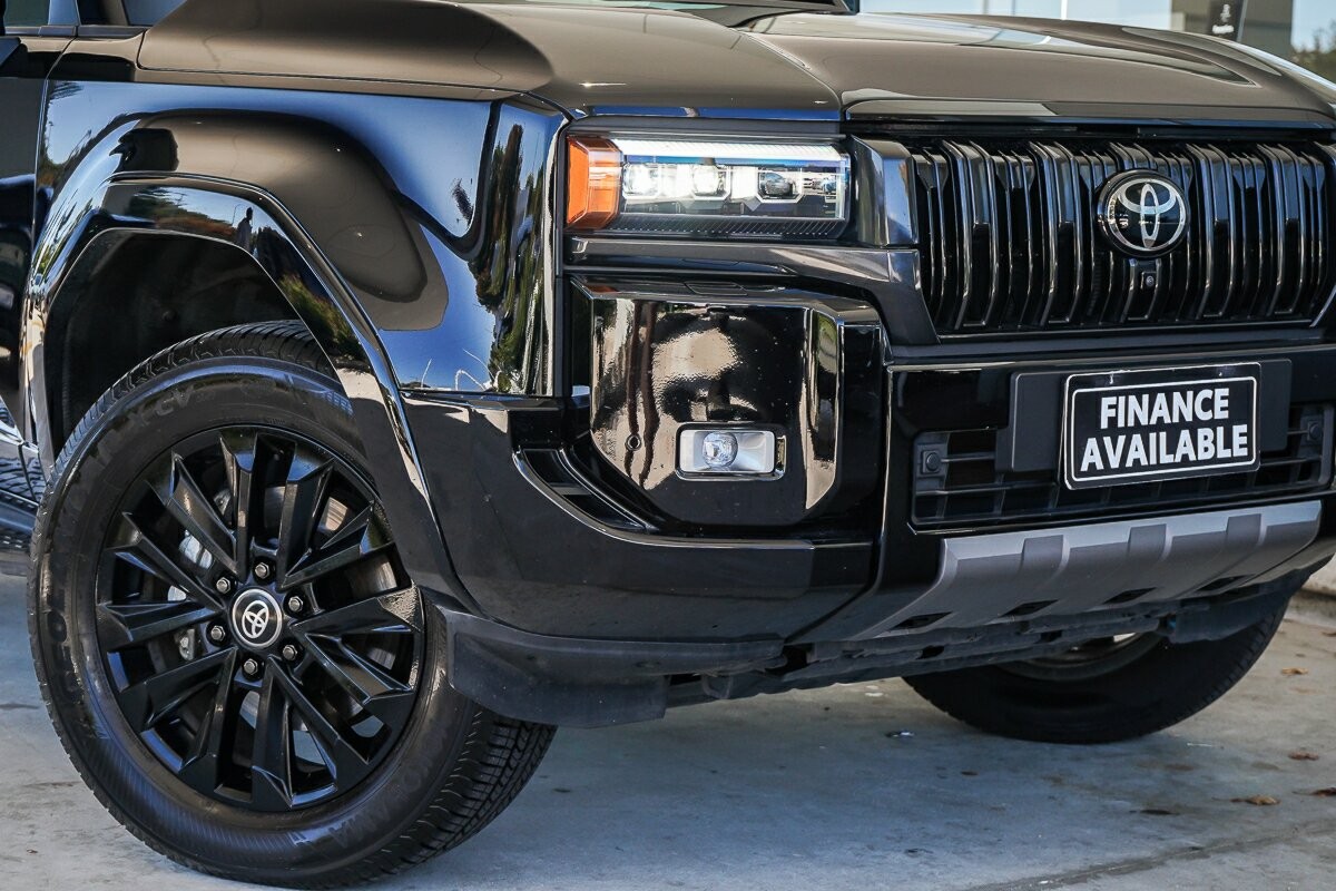 Toyota Landcruiser Prado image 2