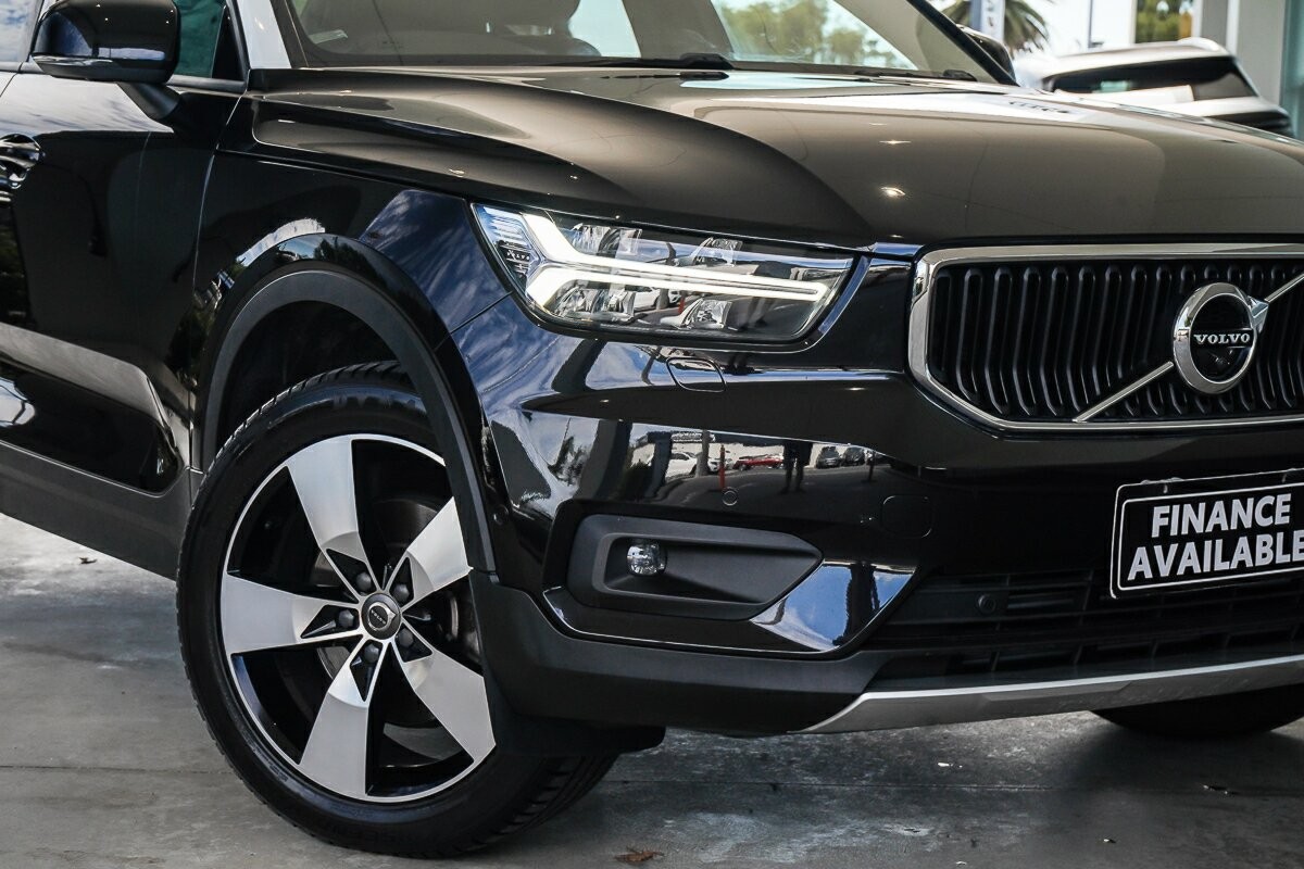 Volvo Xc40 image 2