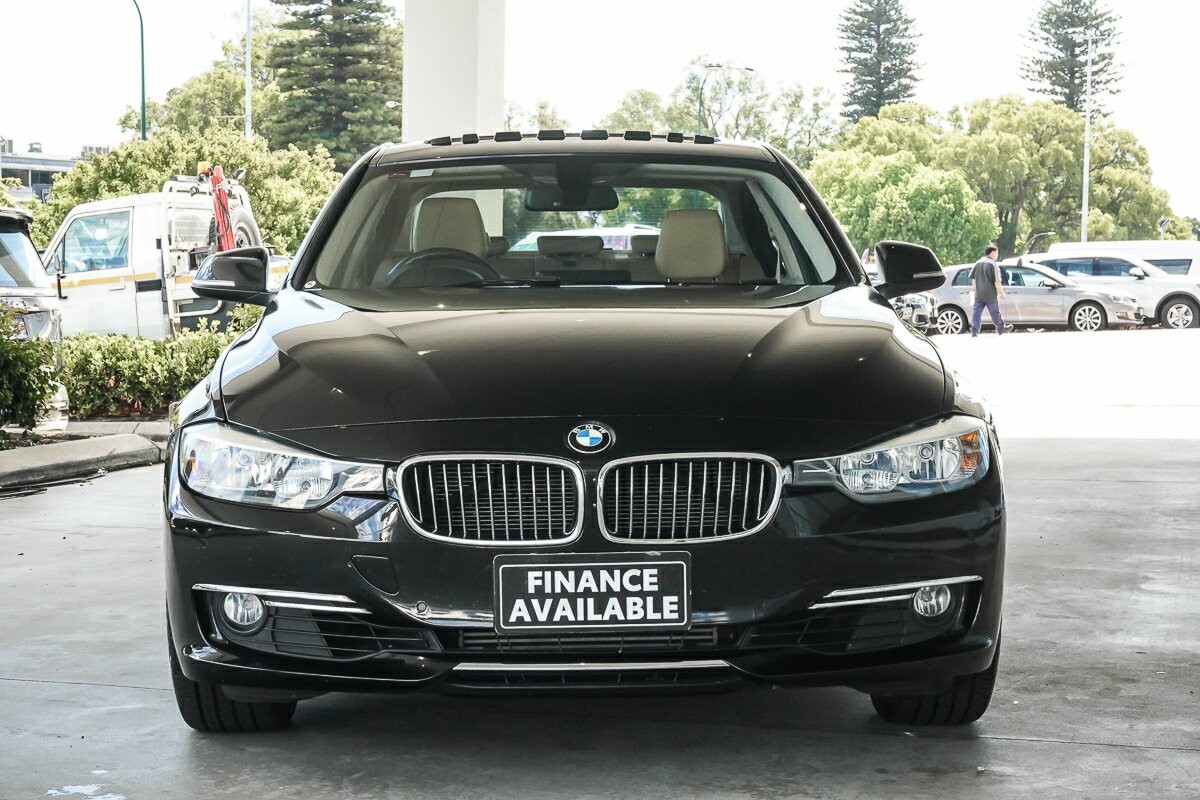 BMW 3 Series image 3