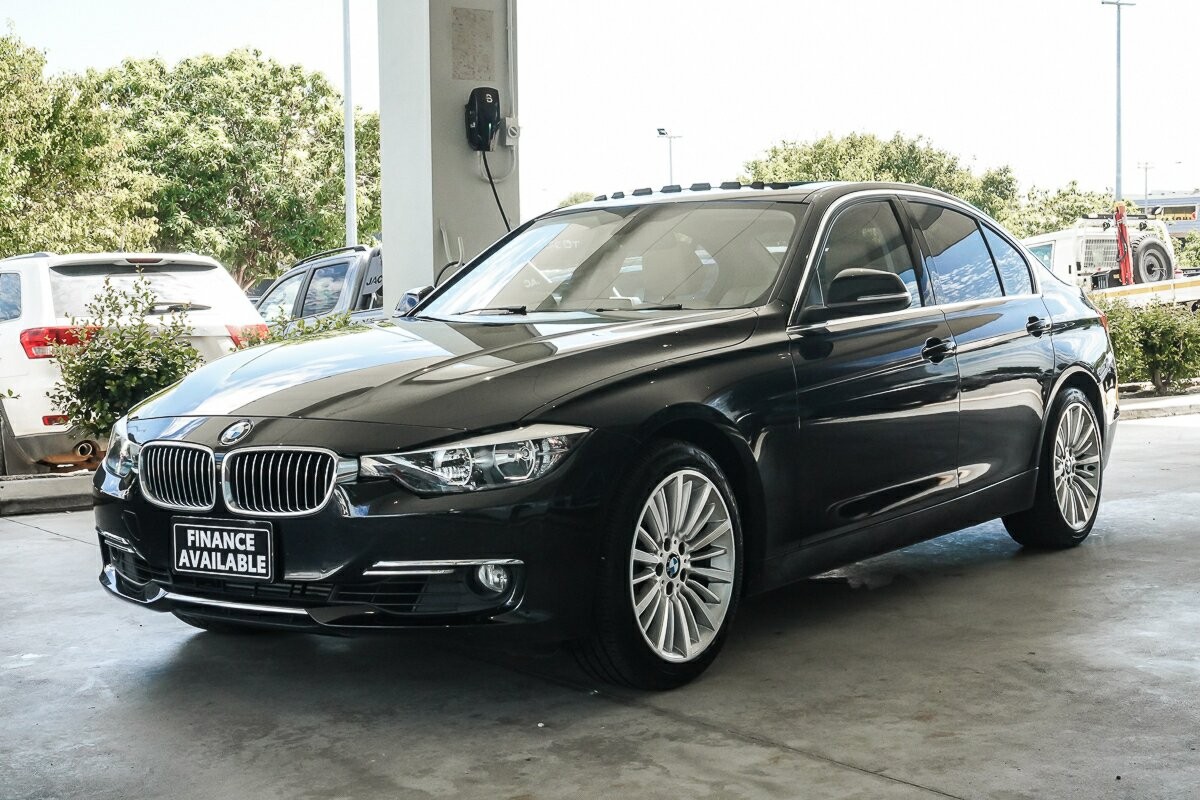 BMW 3 Series image 4