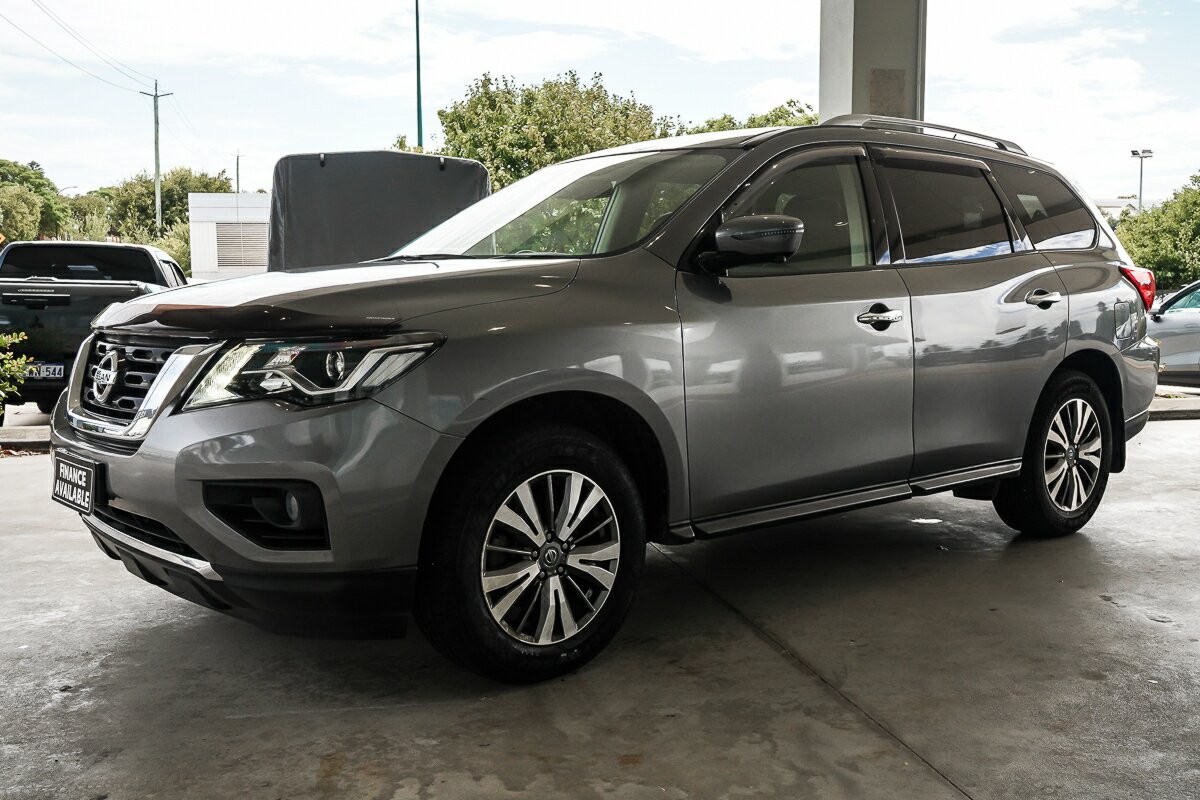 Nissan Pathfinder image 4