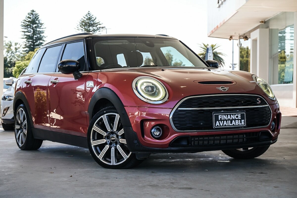 Mini Clubman image 1