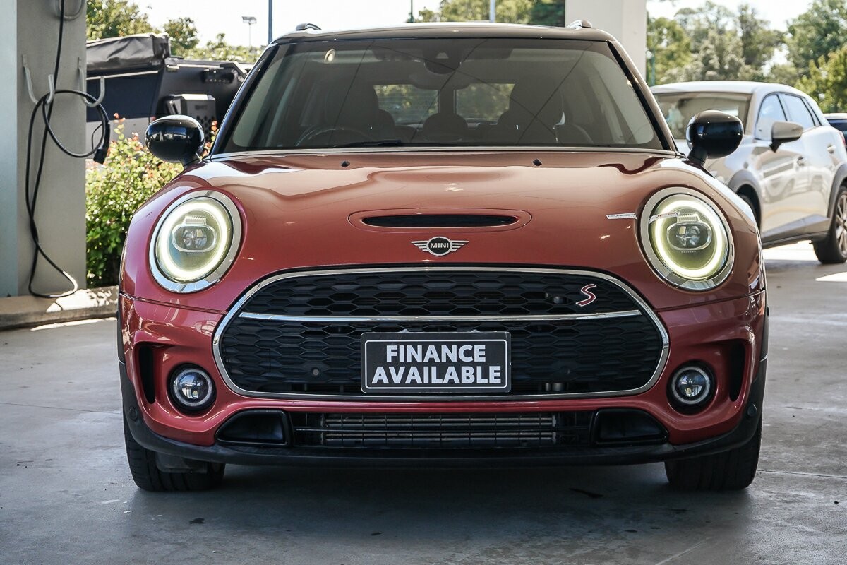 Mini Clubman image 3