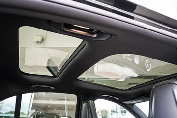 https://vehicle-cdn.autoleague.cloud/31373_U309678_13.jpg