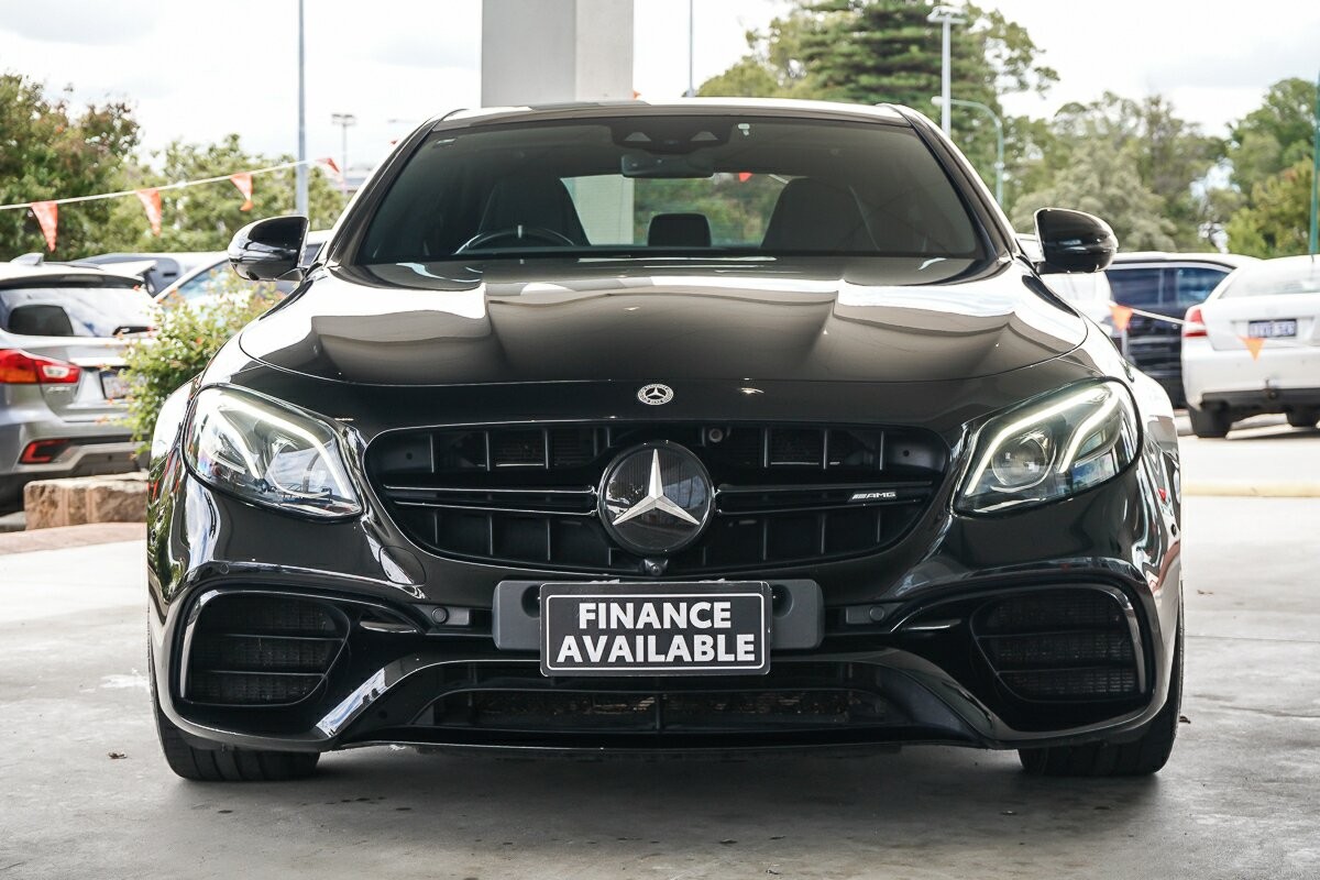 Mercedes Benz E-class image 3
