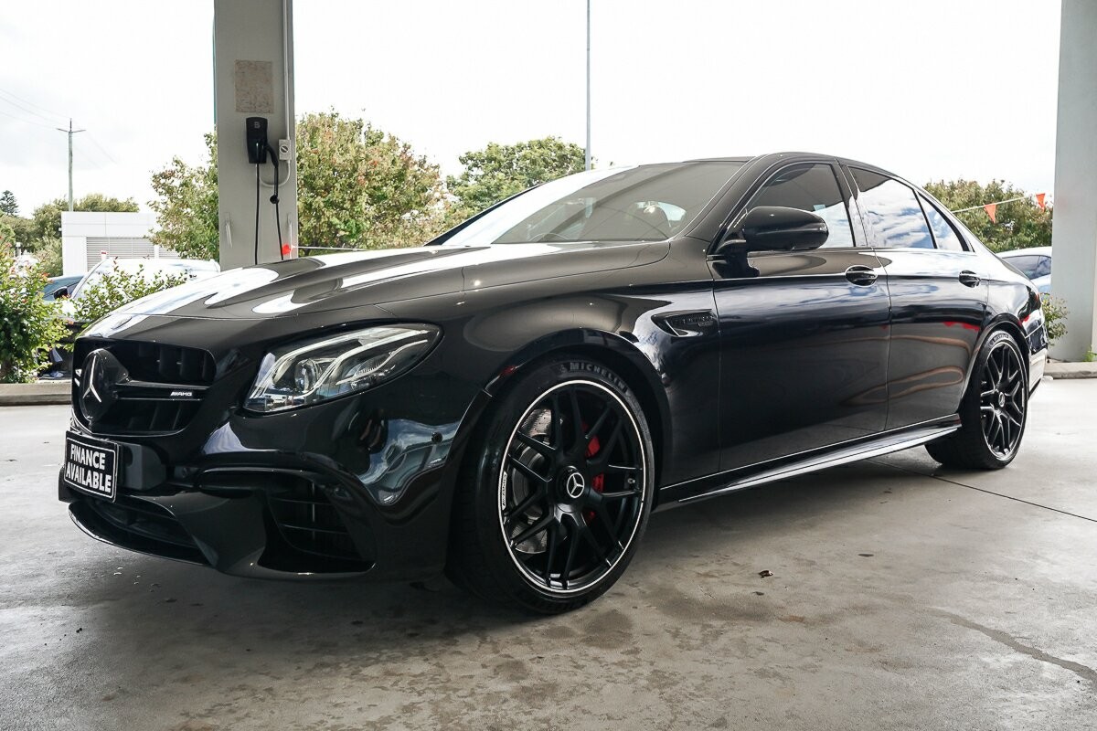 Mercedes Benz E-class image 4