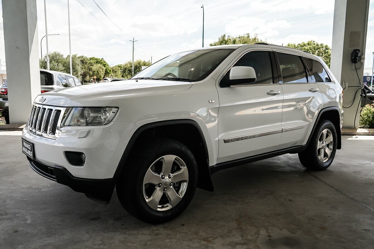 Jeep Grand Cherokee image 4