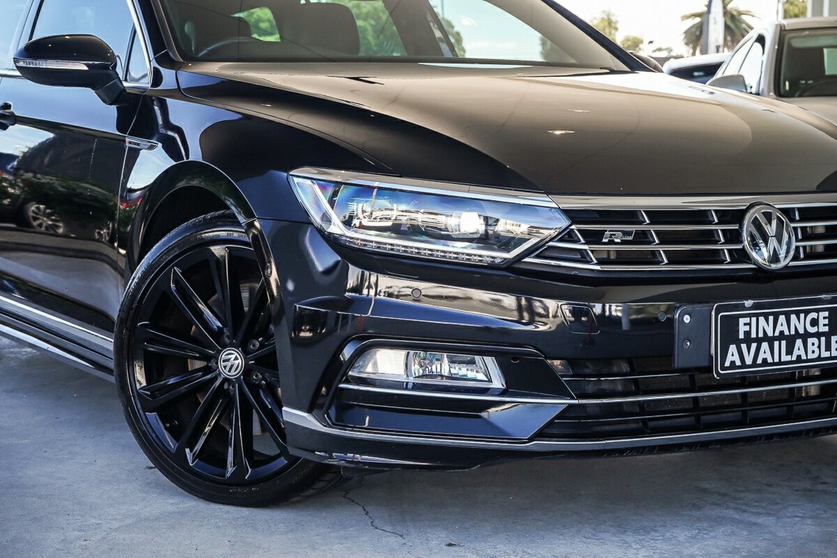 Volkswagen Passat image 2