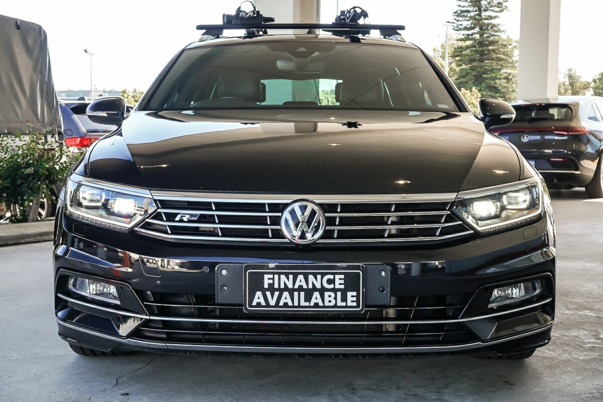 Volkswagen Passat image 3