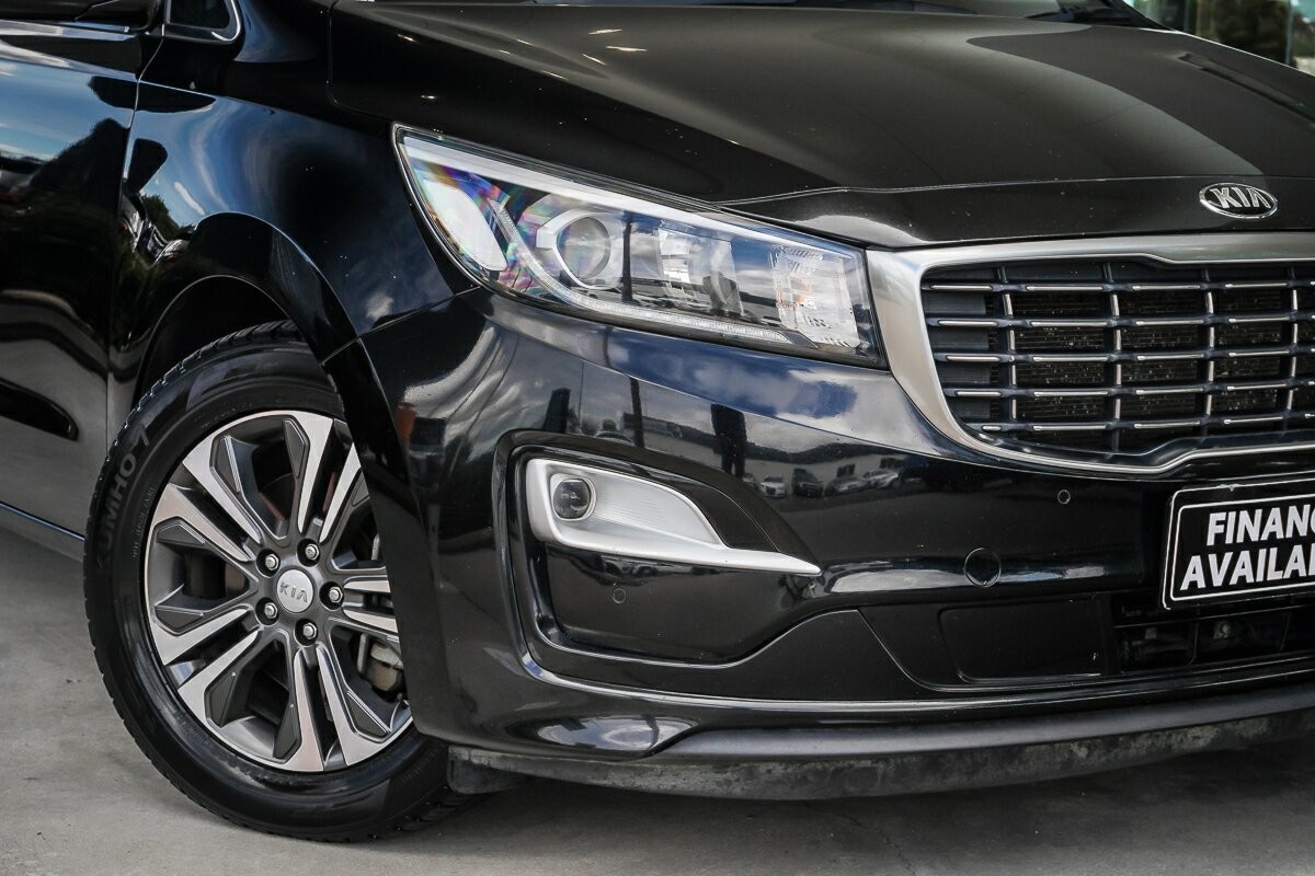 Kia Carnival image 2