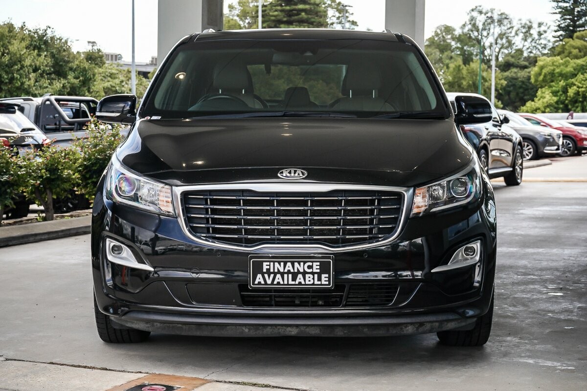 Kia Carnival image 3