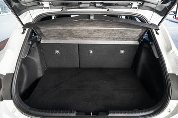 https://vehicle-cdn.autoleague.cloud/31373_U309702_10.jpg