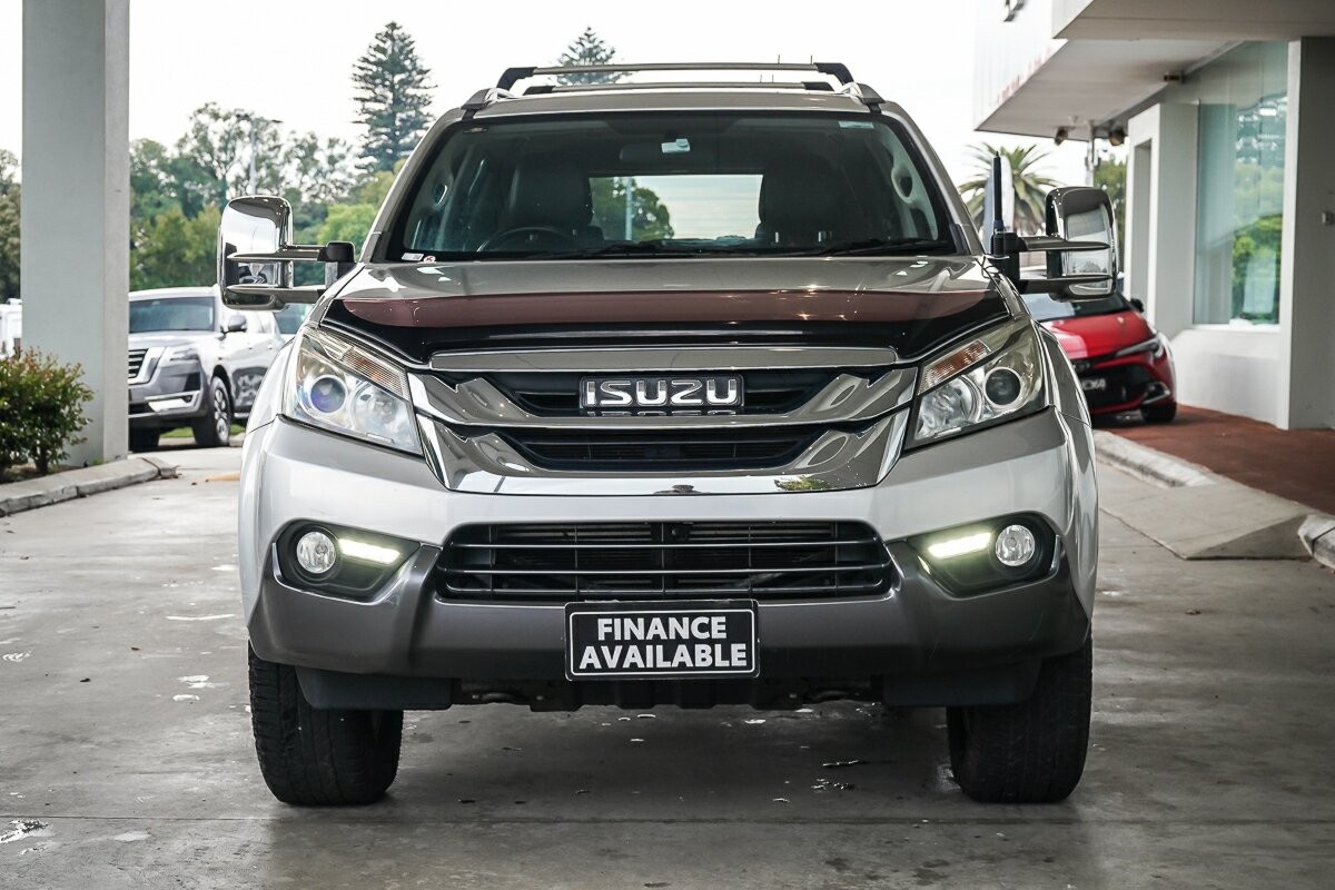 Isuzu Mu-x image 3